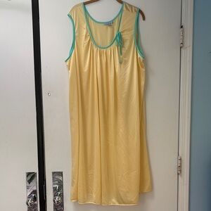 Vintage Only Necessities Yellow Sleeveless Nylon Silky Nightgown Women's Size 3X